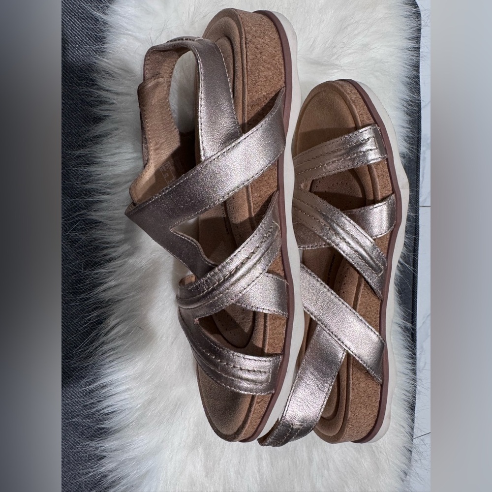 Clarks Women's Bronze Strappy Sandals